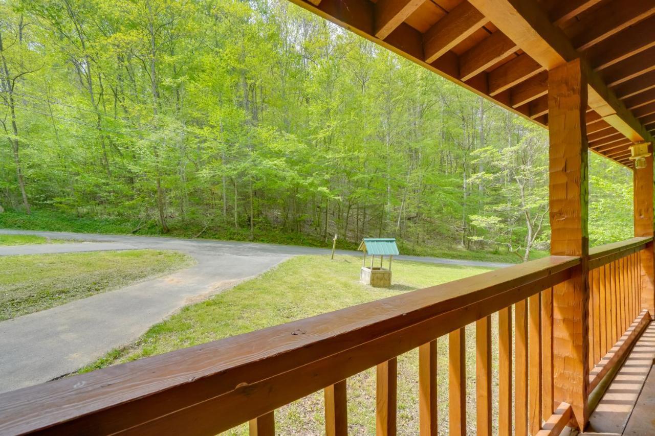 Cabin With Hot Tub About 6 Mi To Downtown Gatlinburg! Экстерьер фото