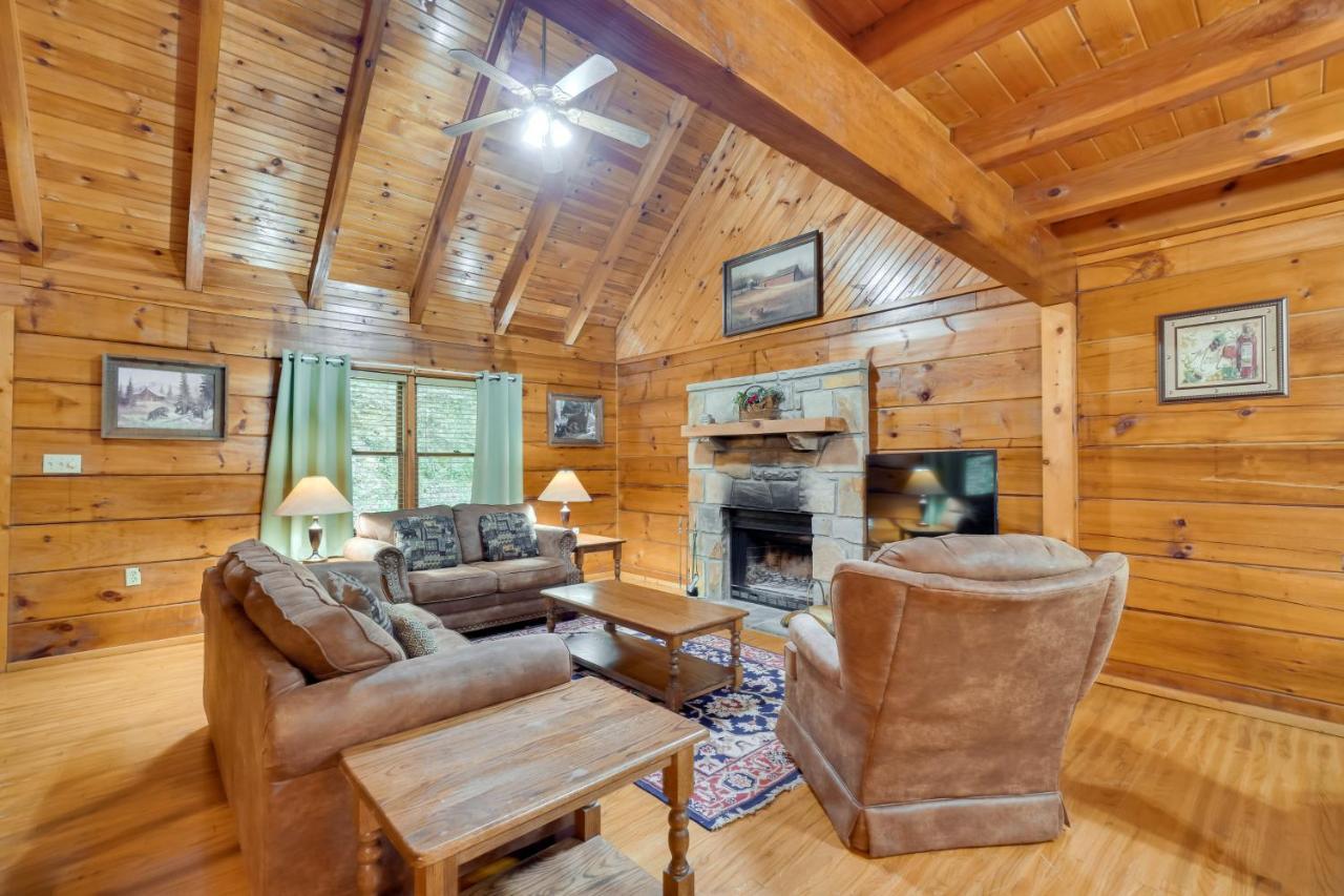 Cabin With Hot Tub About 6 Mi To Downtown Gatlinburg! Экстерьер фото