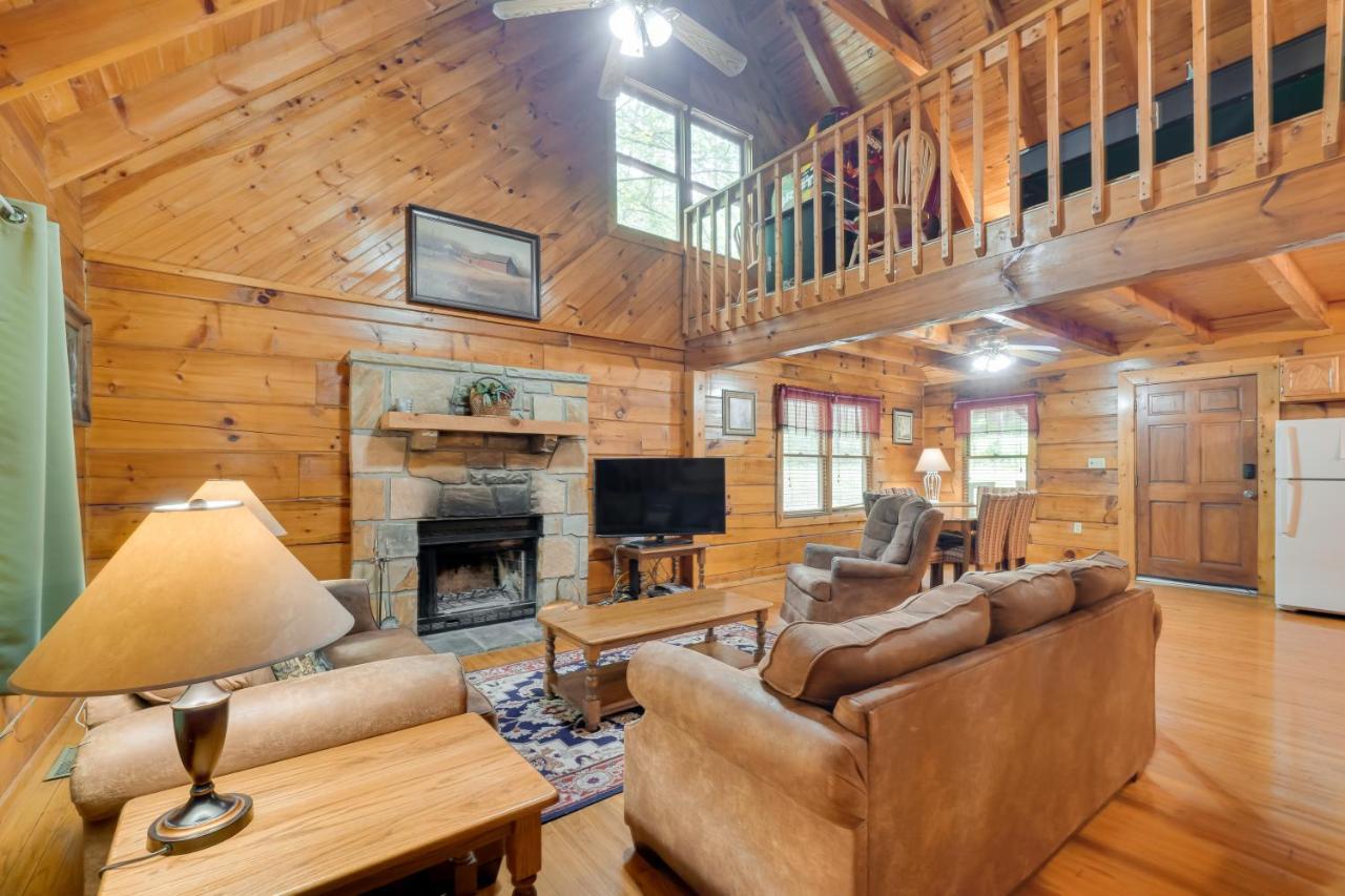 Cabin With Hot Tub About 6 Mi To Downtown Gatlinburg! Экстерьер фото
