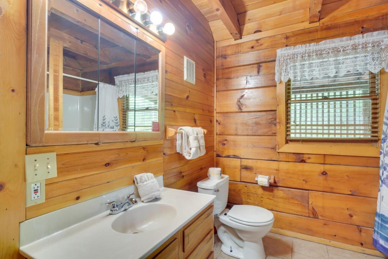 Cabin With Hot Tub About 6 Mi To Downtown Gatlinburg! Экстерьер фото